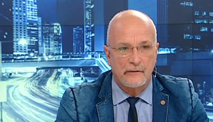 Д-р Валентин Янев: Всеки пациент с температура е с COVID-19, други вирусни инфекции няма