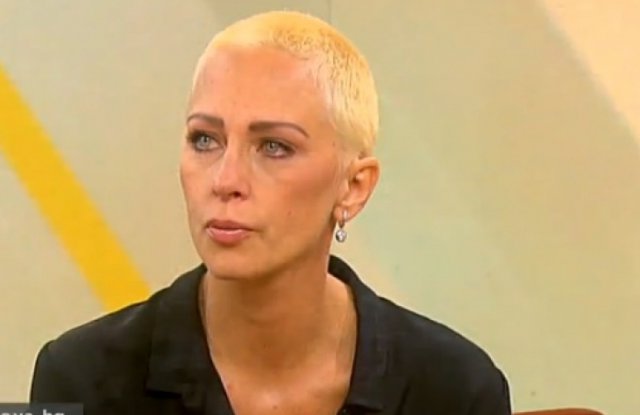 Нана: Вече съм здрава, ракът ми изчезна