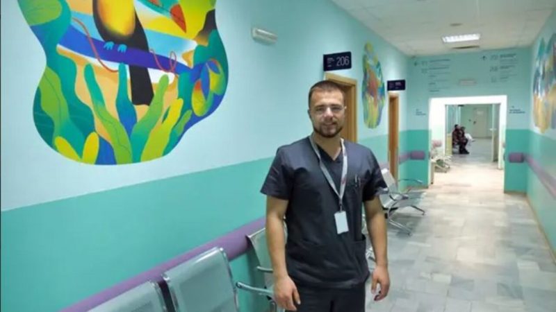 Лекар обикаля селата и лекува безплатно хората