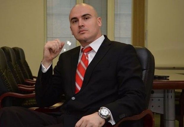 Новият премиер Петър Илиев “закопчава” Борисов до живот