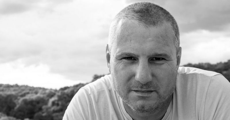 Аз съм учител, неваксиниран, преподавам без маска в час! Хайде, уволнете ме