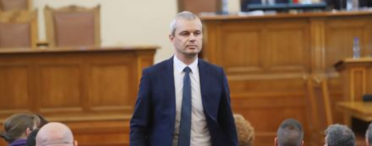 Костадинов: Теменужка Петкова е в болница с три дози и зелен сертификат