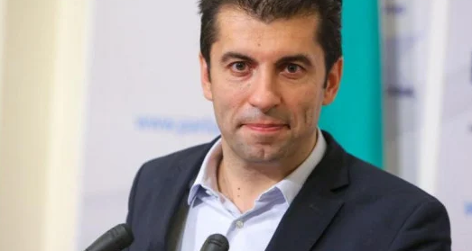 Крушата не пада далече от дървото: Вижте как изглежда Бащата на Кирил Петков СНИМКА