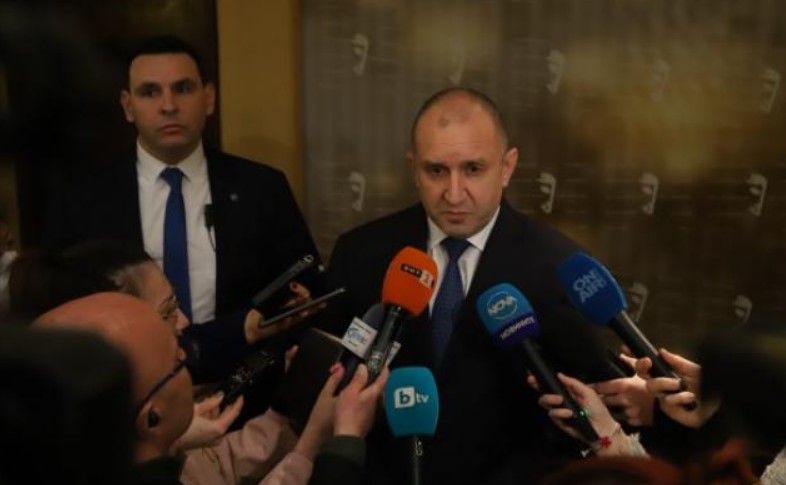 Радев: Кризата удря народа, а не тези от телевизора! Война с Русия – НЕ!