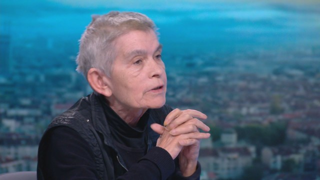 Найо живее в Париж. Найо долетя от Париж. За да преименува бул. „Драган Цанков“ на „Героите на Украйна“