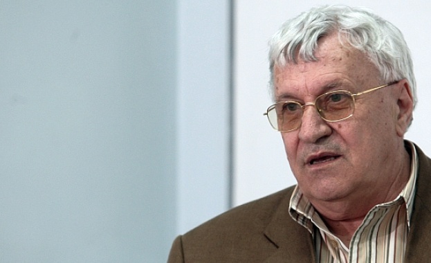 Проф. Андрей Пантев: Не искат ли да забраним и буквата „Р“, че да не казваме Русия!
