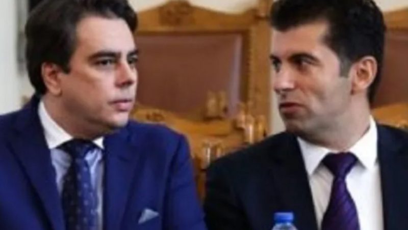 Асен Василев иска да бутне Кирил Петков и да стане премиер?