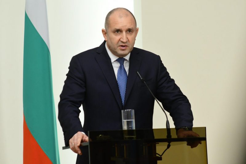 Радев с нов залп срещу властта: Средни пръсти?! Това ли ви е отношението към народа?