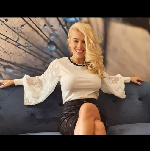 Ева Веселинова става все по-закръглена, но цъфти от щастие! Вижте и порасналите близнаци (Снимки):