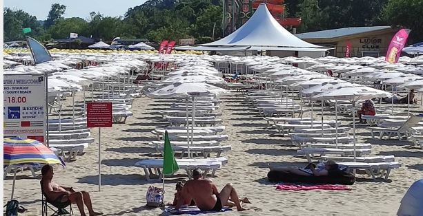 Народът си го връща тъпкано на алчните бизнесмени по морето / СНИМКИ