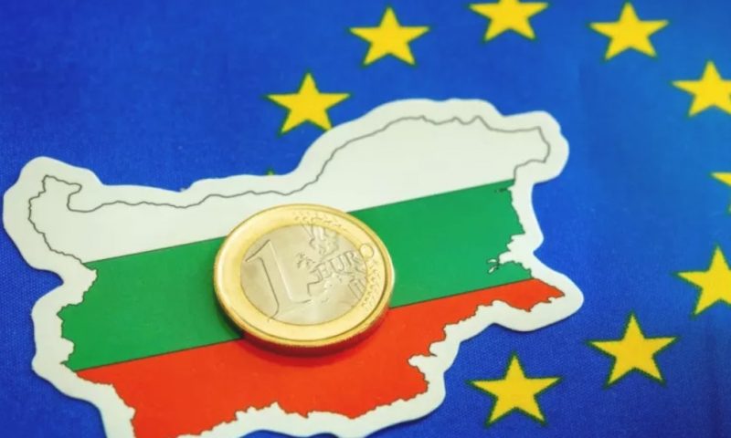 Влизането на България в еврозоната се отлага с най-малко 2 години
