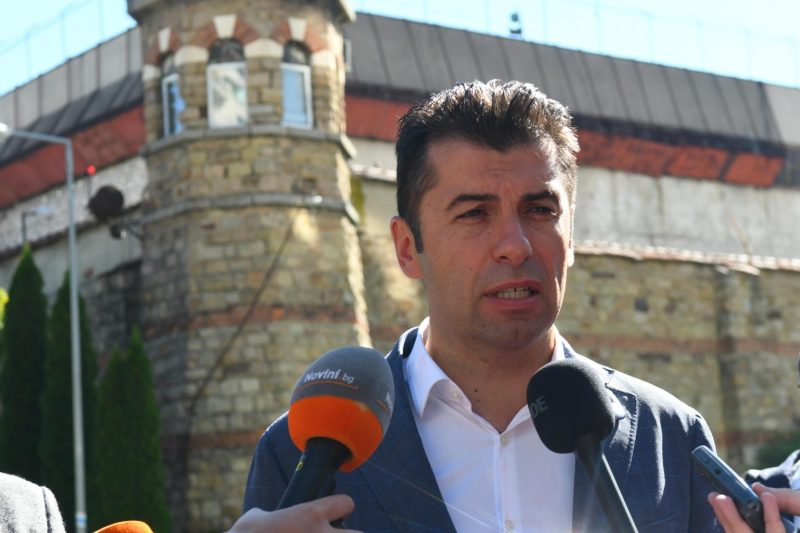 Ексклузивно: Първото дело срещу Кирил Петков тръгна днес! Той отказа да се яви в съда