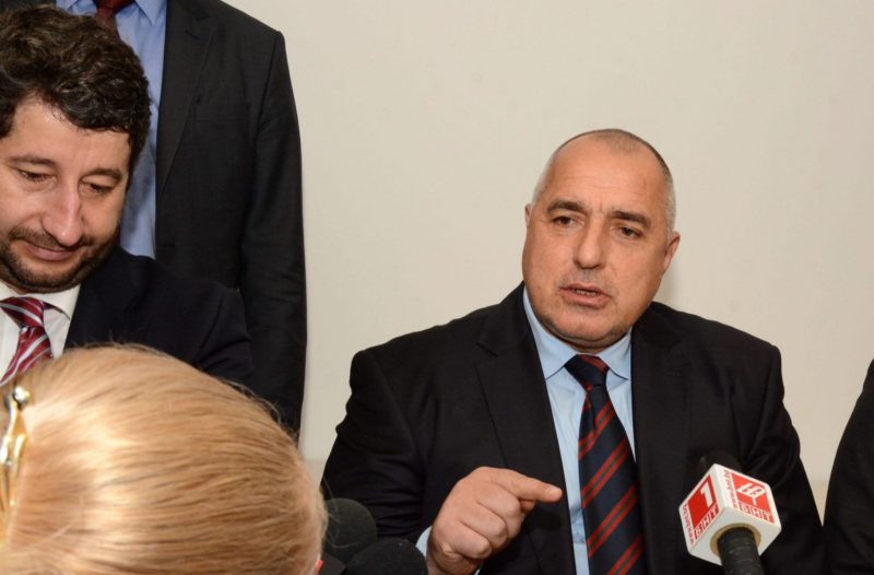 Анализатор с черна прокоба за разпад и провал на ДБ, ако тези дни направи това с Бойко