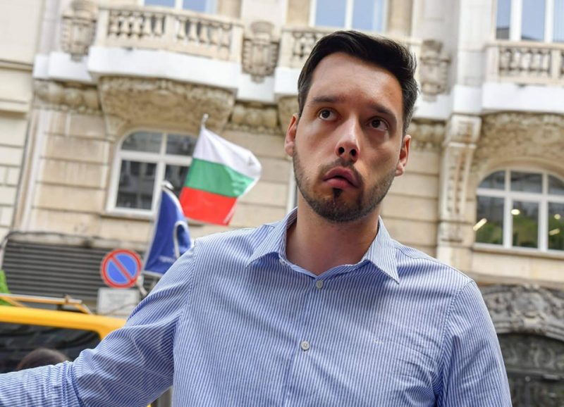 На мама момчето ще спасява София! Ама преди това вижте какво му се случи днес в…