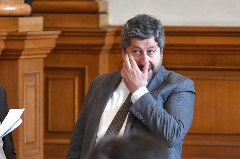 Лидерът на ДБ ревна: Господ да ни е на помощ