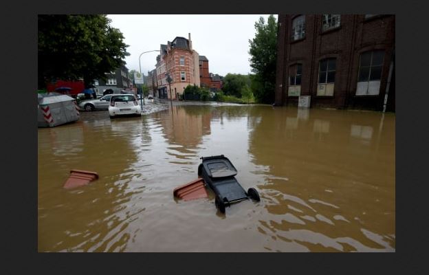 Библейски потоп в Германия, водата поглъща историческия център на Дрезден ВИДЕО