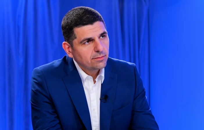 ЩЕ СВАЛЯТ ЛИ ЦЕНИТЕ? Управляващите погват мобилните оператори след индексацията на цените