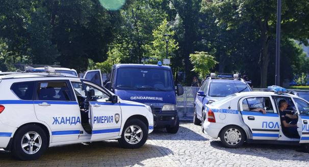 Секретна операция: Арестуваха известен роден музикант, намесени са много пари