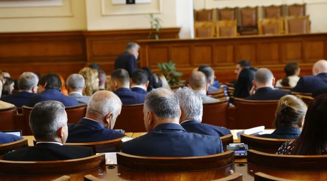 Смайваща прогноза: Тази голяма партия е аут от НС след изборите