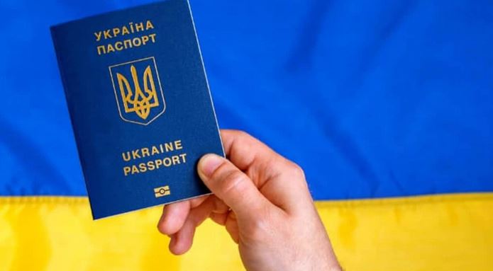 Масово украинците се отказват от гражданството си, страх ги тресе от…