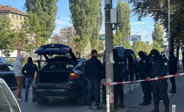 Мутренски времена: Разбиха страшна банда за изнудване и рекет в София СНИМКИ