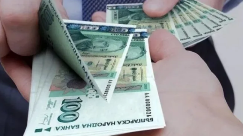 НОВО 20! Минималната заплата става различна според образованието! Ето колко ще взимат тези със средно и тези с основно