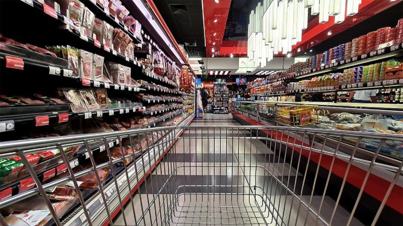 Семейство на минимална заплата оцелява с промоции в магазините