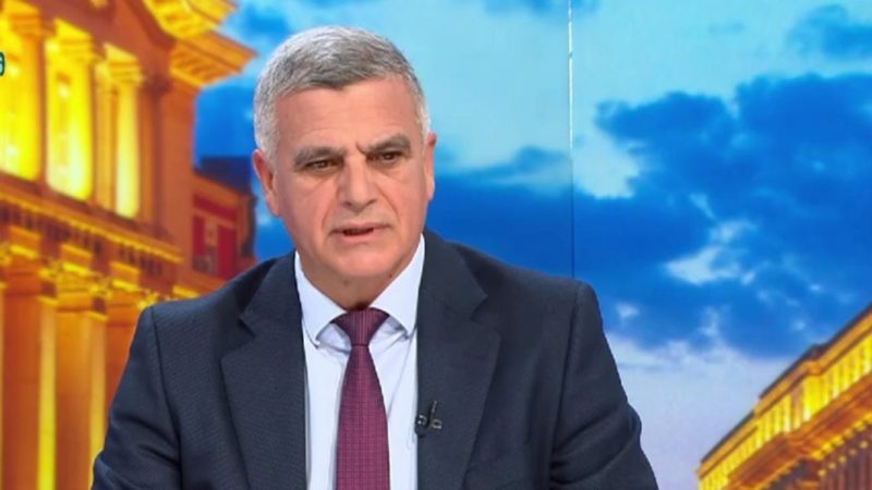 Стефан Янев: Всички момчета да преминат през военно обучение