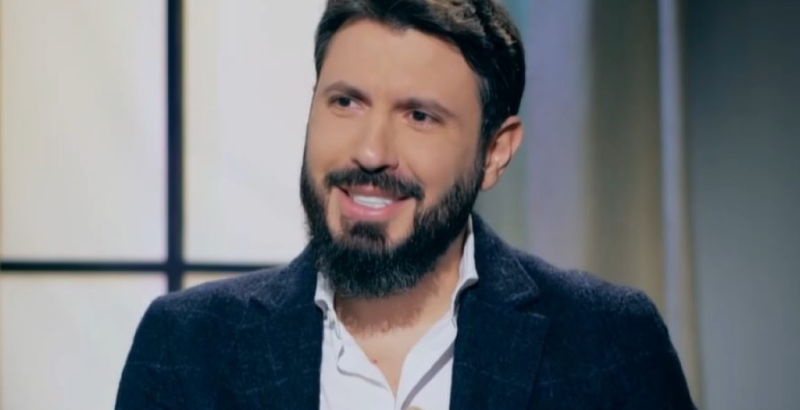 Мартин Елвиса ПОБЕСНЯ в нета: Нали знаете, че идва Видовден?! Яко ще ви раздруса тогава! (ВИЖ ТУК)