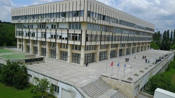 БОЕЦ ВЗРИВИ! Вижте схемата на Пеевски в Академията на МВР, Радев също е замесен