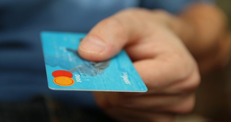 Всички със сметки в ОББ, ДСК, Уникредит Булбанк, Общинска банка и Интернешънъл Асет Банк са уведомени