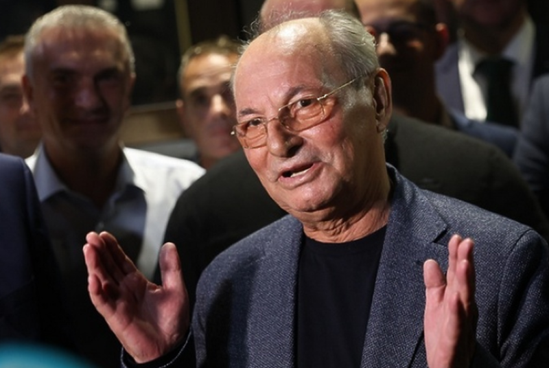 Най-голямата звезда на Пайнер е била 2 години любовница на Ахмед Доган!?