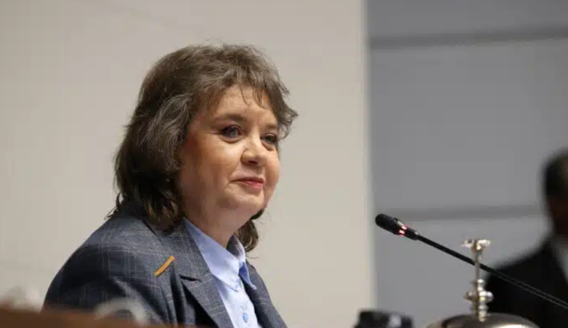 Наталия Киселова решава съдбата на референдума за еврото