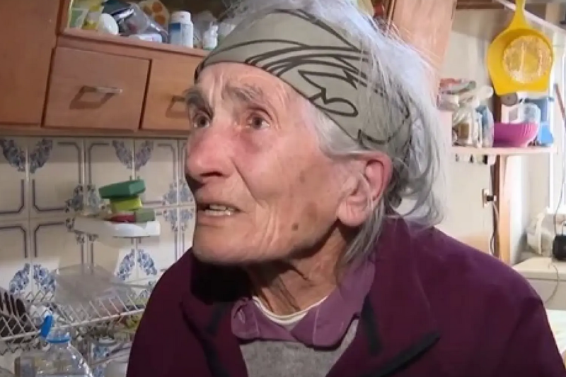 Спасена: 90-г. баба Янка, налазена от имотната мафия, не е на себе си от тази вест