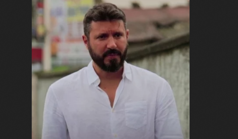 Мартин има още едно дете освен дъщерите си-Снимка с децата