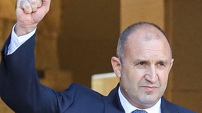 Икономист: Най-нормалното нещо е президентът Радев да бъде отстранен чрез „импийчмънт“