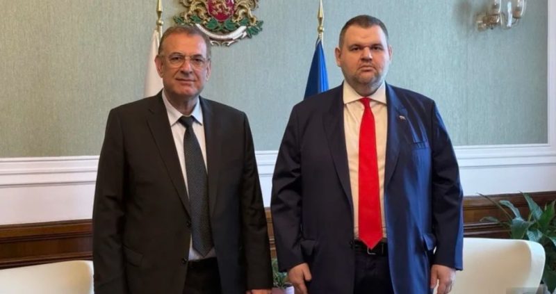 ДПС на Пеевски се обедини с ДПС на Доган