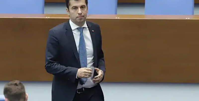 Пълен обрат с оставката на Кирил Петков