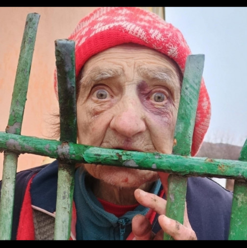 След поредния побой: Почина тормозената от дъщеря си баба Цеца от Криводол!