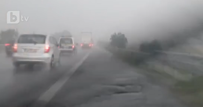 Природата тотално полудя: Страшна градушка се изсипва на магистрала Тракия