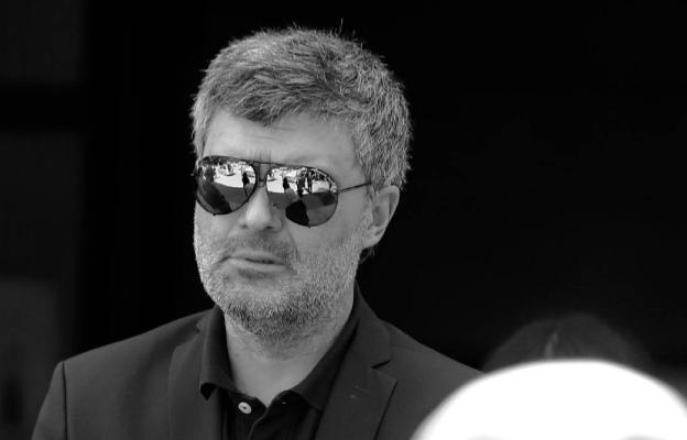 ПЪРВИ КАДРИ от поклонението на Тодор Славков – ето кои звезди го изпратиха: