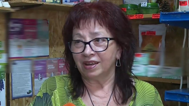 Пенсионерка: Смешната пенсия от 672 лева не стига, работя без прекъсване вече девет години