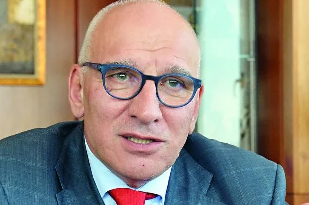 Пловдивчанин към Хампарцумян: Можеш да живееш в панелка и да имаш добър стандарт на живот