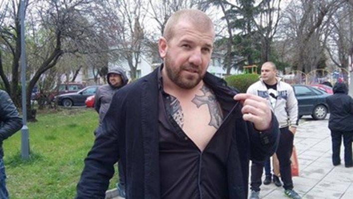 Пребиха ловеца на бежанци Динко Вълев