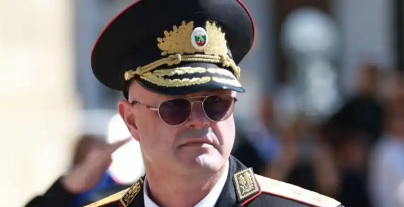 Брутални разкрития! Били полицейския шеф пред очите на жената и детето му, полицай №1 на Русе едва