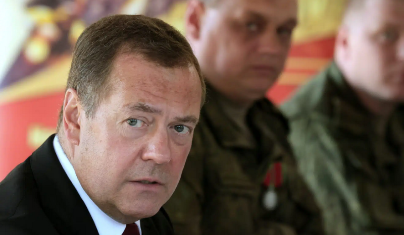 Медведев предупреди: Войната между НАТО и Русия започва, ако