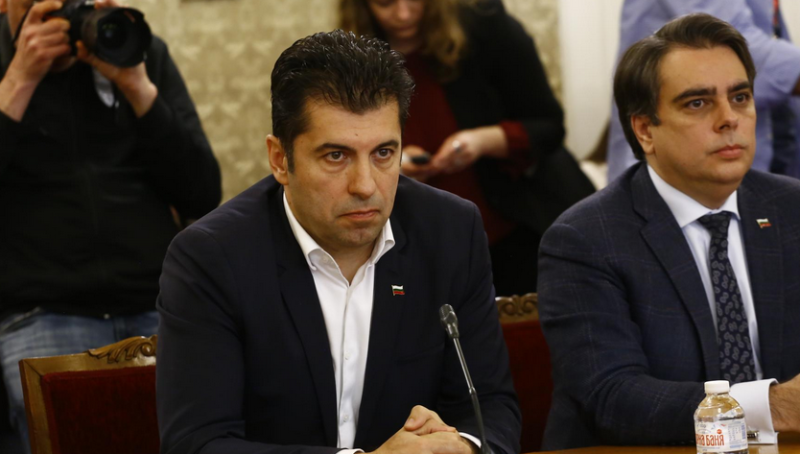 Кирил Петков драпа за президент, обаче Асен Василев иска да издигне настоящ кмет от пепелта!