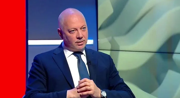 Желязков: Хотелът с водопада се финансира с кредити, парите са декларирани