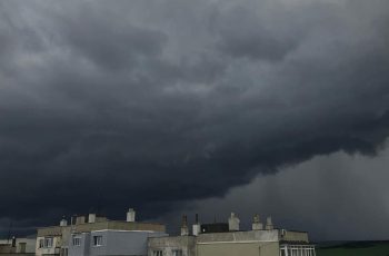 Започва се: Буря удря първо тези градове в България, очаква ни дъжд /СНИМКИ