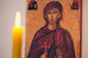 Как да окачим иконите правилно в дома си? Мнозина ги слагат на грешното място, а ето как ЗАДЪЛЖИТЕЛНО трябва да ги местим: